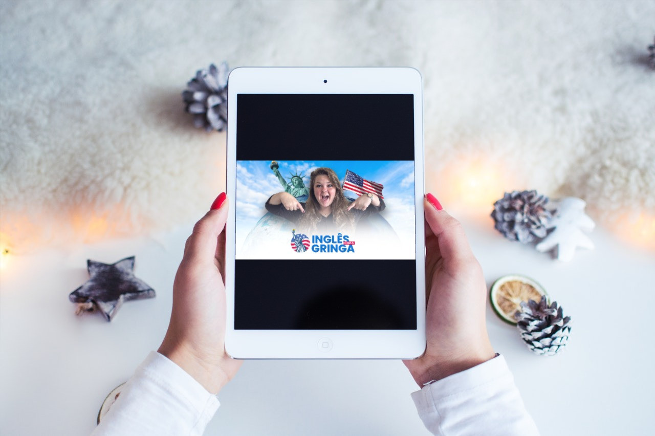 Aprenda Inglês de Forma Divertida e Prática: Baixe o Curso 'Inglês com a Gringa' Agora! 1 Aprenda Inglês de Forma Divertida e Prática: Baixe o Curso 'Inglês com a Gringa' Agora! CUPOM DE DESCONTO
