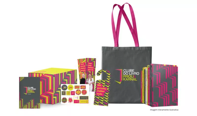 Box Clube do Livro 2026 aberto mostrando 10 livros selecionados e brindes exclusivos, com selo de pré‑venda.
