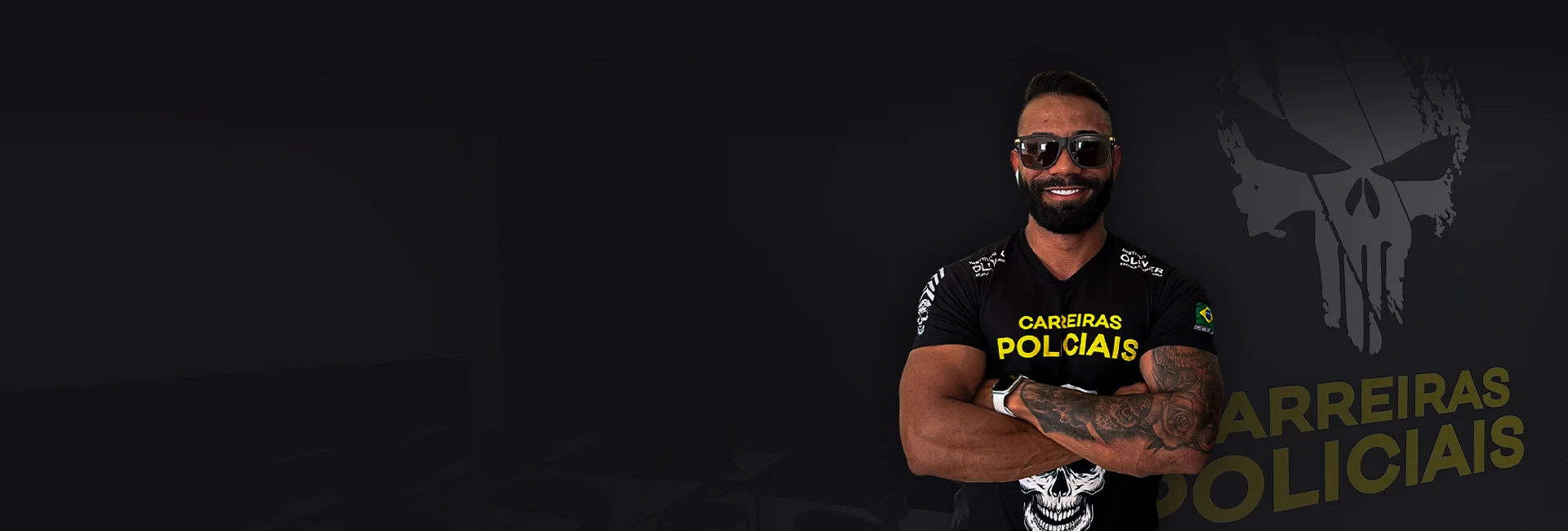 Ilustração de Mateus Oliver promovendo o curso de Bacharelado em Educação Física EAD do Instituto Óliver, com símbolos de fitness, estudo online e carreiras policiais.